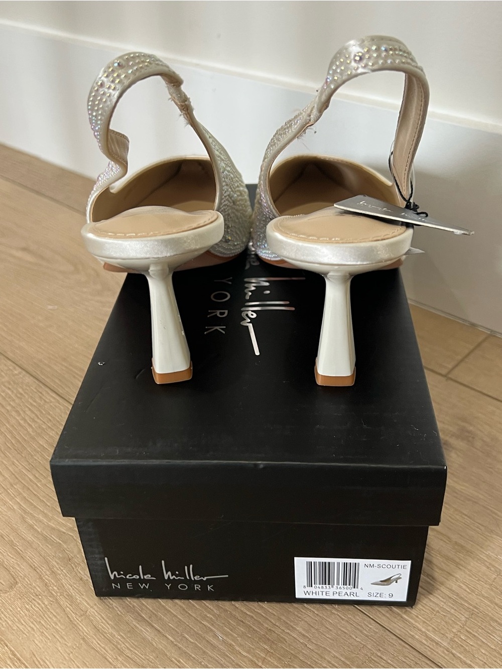 Nicole Miller Scottie Pointed Close Toe kitten heel - Picture 4 of 7